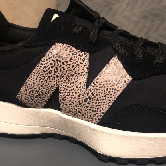 NEW BaLANCE 327 ANIMAL PRINT NIB BLACK SIZE 9 WOMENS LEOPARD - Picture 3 of 7